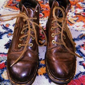 VINTAGE 1970s Dr. Martens